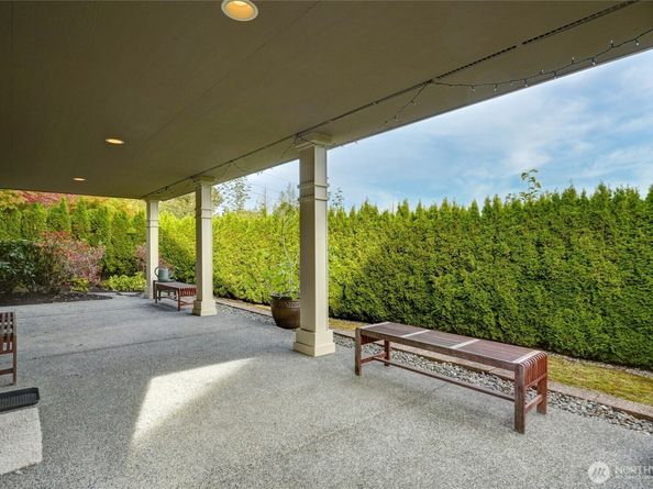 880 Lingering Pine Lane NW, Issaquah WA 98027