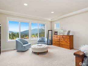 880 Lingering Pine Lane NW, Issaquah WA 98027