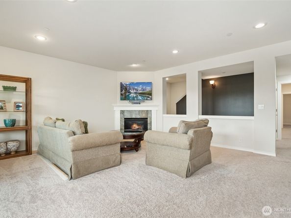 880 Lingering Pine Lane NW, Issaquah WA 98027