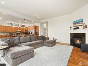 880 Lingering Pine Lane NW, Issaquah WA 98027