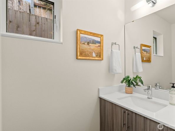 6013 S 127th Lane, Seattle WA 98178