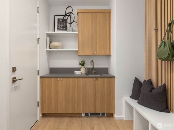 7506 18th Ave NW, Seattle WA 98117