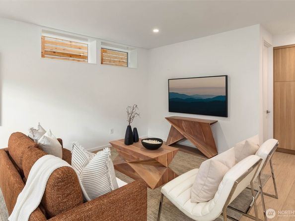 7506 18th Ave NW, Seattle WA 98117