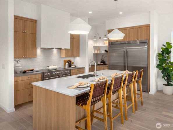 7506 18th Ave NW, Seattle WA 98117