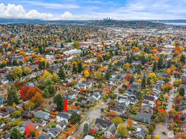 7506 18th Ave NW, Seattle WA 98117