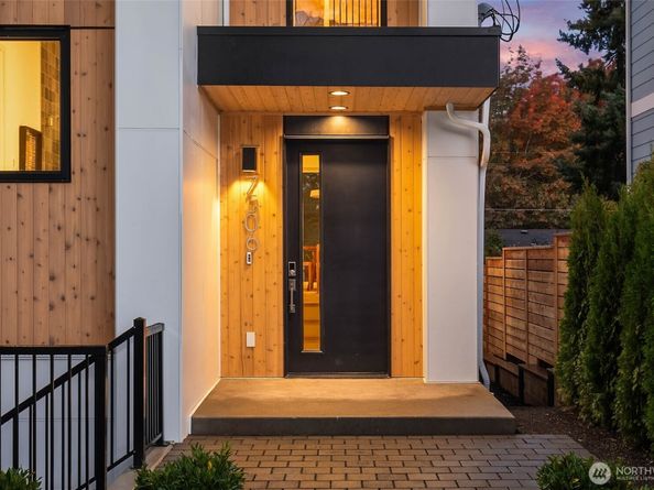 7506 18th Ave NW, Seattle WA 98117