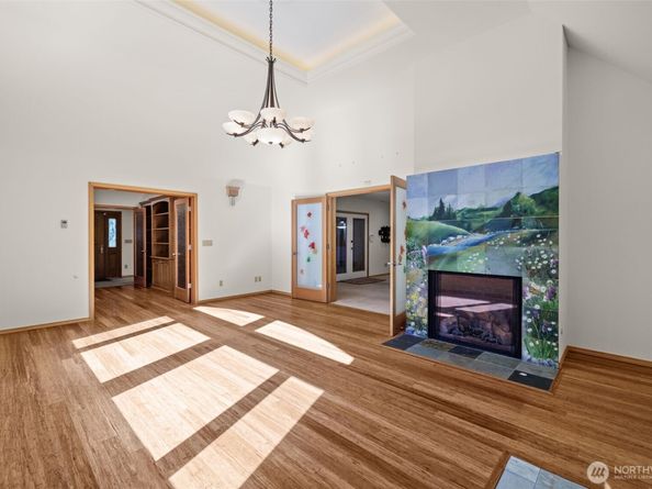 2048 216th Avenue SE, Sammamish WA 98075