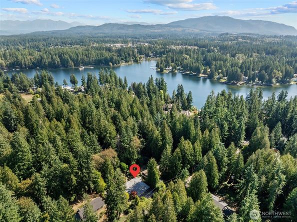 2048 216th Avenue SE, Sammamish WA 98075