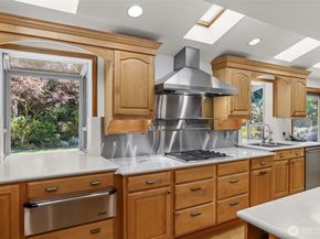 2048 216th Avenue SE, Sammamish WA 98075