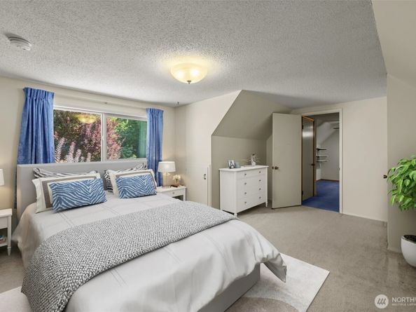 2048 216th Avenue SE, Sammamish WA 98075