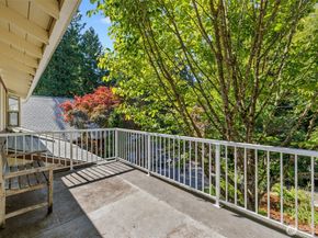 2048 216th Avenue SE, Sammamish WA 98075