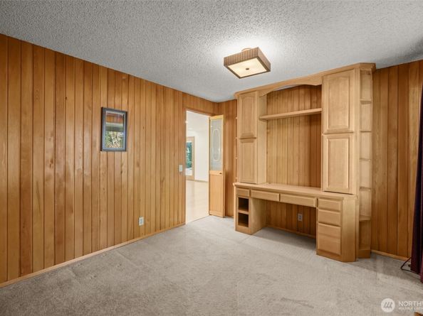 2048 216th Avenue SE, Sammamish WA 98075