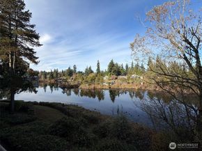 615 75th Street SE C52, Everett WA 98203