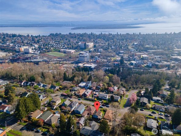 3321 25th Avenue S, Seattle WA 98144