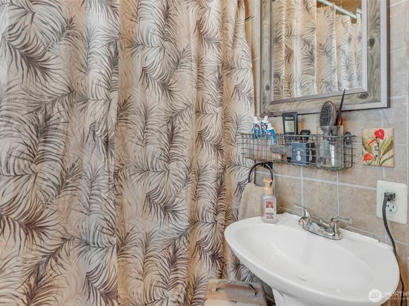 3321 25th Avenue S, Seattle WA 98144