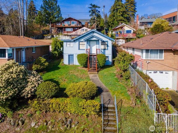3321 25th Avenue S, Seattle WA 98144
