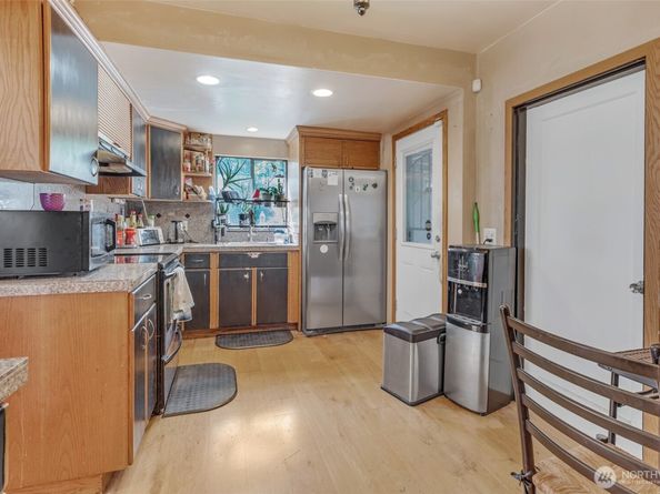 3321 25th Avenue S, Seattle WA 98144