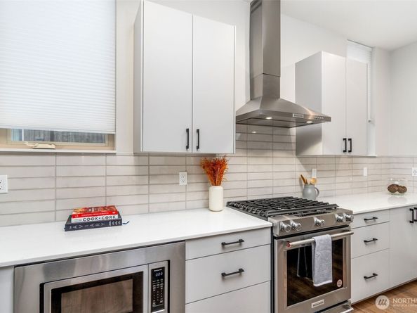 1772 Alki Avenue SW B, Seattle WA 98116