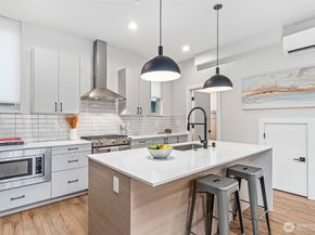 1772 Alki Avenue SW B, Seattle WA 98116