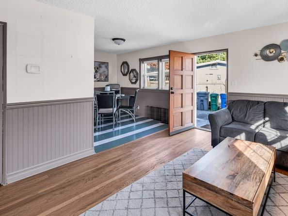 2716 NE 5th Place, Renton WA 98056