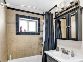 2716 NE 5th Place, Renton WA 98056