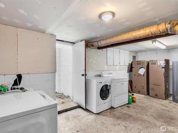 2716 NE 5th Place, Renton WA 98056