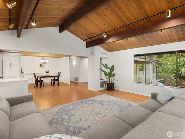 5981 Lynwood Center Road NE, Bainbridge Island WA 98110