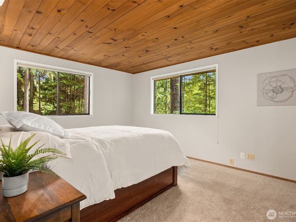 5981 Lynwood Center Road NE, Bainbridge Island WA 98110
