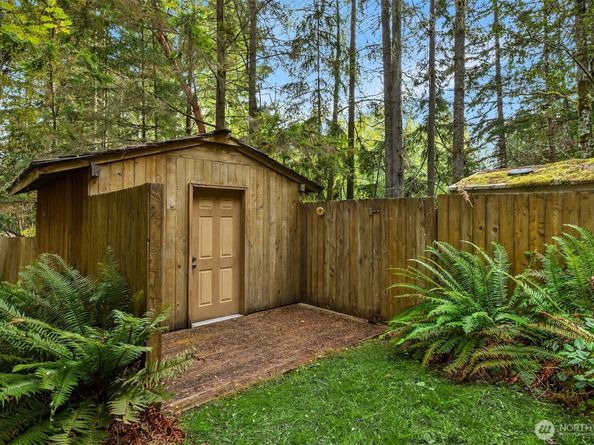 5981 Lynwood Center Road NE, Bainbridge Island WA 98110