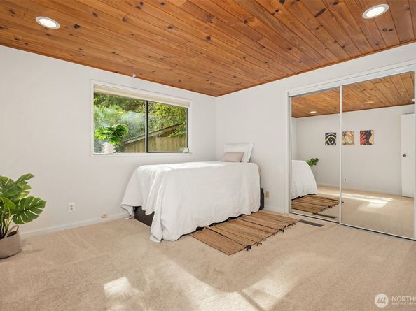 5981 Lynwood Center Road NE, Bainbridge Island WA 98110