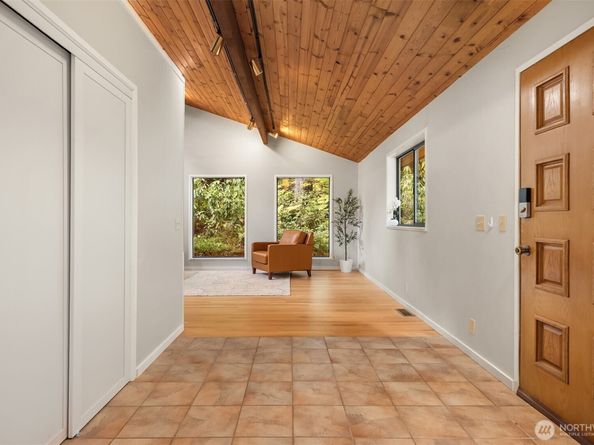 5981 Lynwood Center Road NE, Bainbridge Island WA 98110