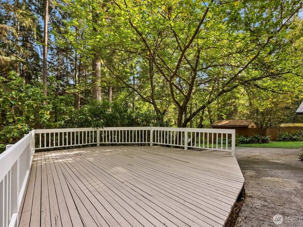 5981 Lynwood Center Road NE, Bainbridge Island WA 98110
