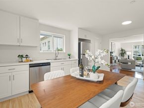 9728 57th Avenue S A, Seattle WA 98118