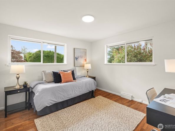 9728 57th Avenue S A, Seattle WA 98118