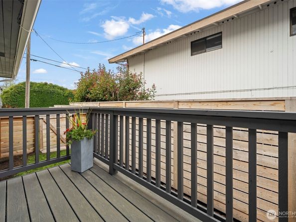 9728 57th Avenue S A, Seattle WA 98118