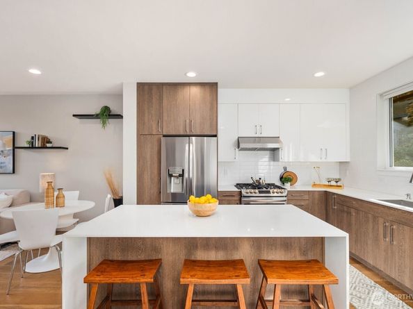 2802 S Alaska Place, Seattle WA 98108