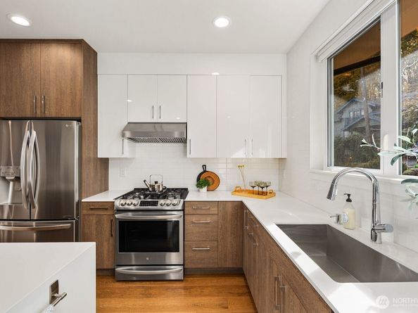 2802 S Alaska Place, Seattle WA 98108