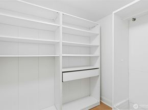 18707 SE Newport Way 102, Issaquah WA 98027