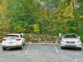 18707 SE Newport Way 102, Issaquah WA 98027