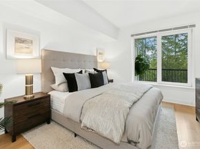 18707 SE Newport Way 102, Issaquah WA 98027