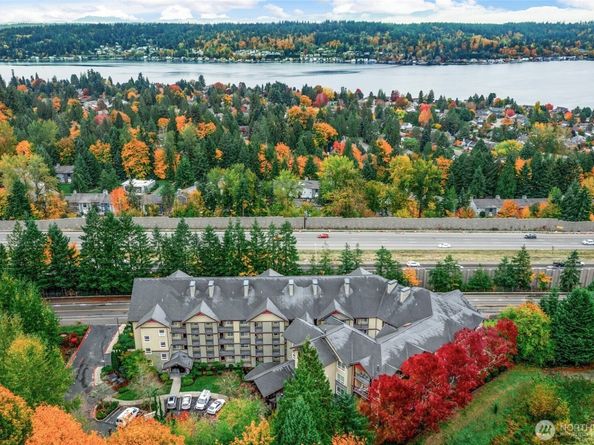 18707 SE Newport Way 102, Issaquah WA 98027