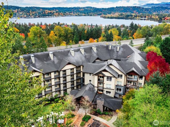 18707 SE Newport Way 102, Issaquah WA 98027