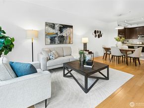 18707 SE Newport Way 102, Issaquah WA 98027