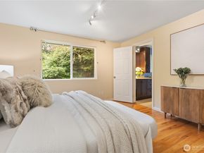 15641 SE 24th St, Bellevue WA 98008