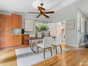 15641 SE 24th St, Bellevue WA 98008