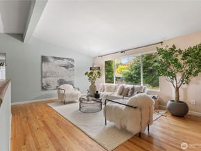 15641 SE 24th St, Bellevue WA 98008