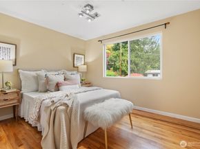 15641 SE 24th St, Bellevue WA 98008