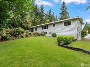 15641 SE 24th St, Bellevue WA 98008