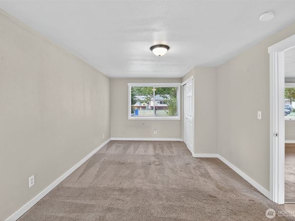 30548 5th Avenue SW, Federal Way WA 98023