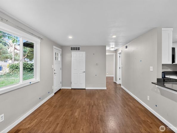 30548 5th Avenue SW, Federal Way WA 98023